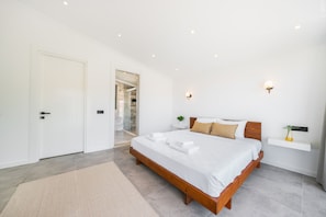 Egyptian cotton sheets, premium bedding, desk, blackout curtains - KAYA APARTMENTS KALAMAR (Kas)