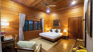 Premium bedding, pillowtop beds, minibar, in-room safe