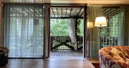 Terrace Apartment w/firepit inside 4 acre park with Pool, 5m from Treviso