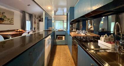 Terrace Apartment w/firepit inside 4 acre park with Pool, 5m from Treviso