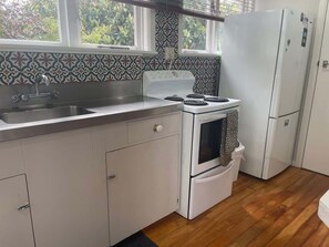 Kühlschrank, Mikrowelle, Ofen, Toaster