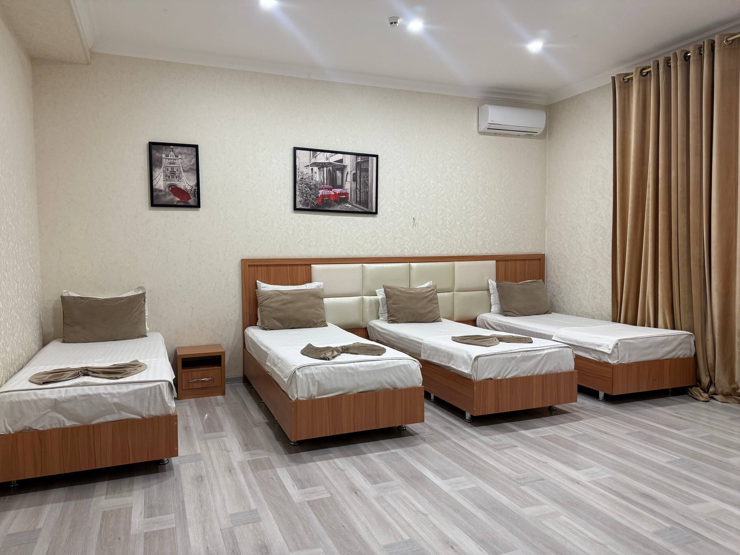 Deep soaking tub, free toiletries, hair dryer, bathrobes