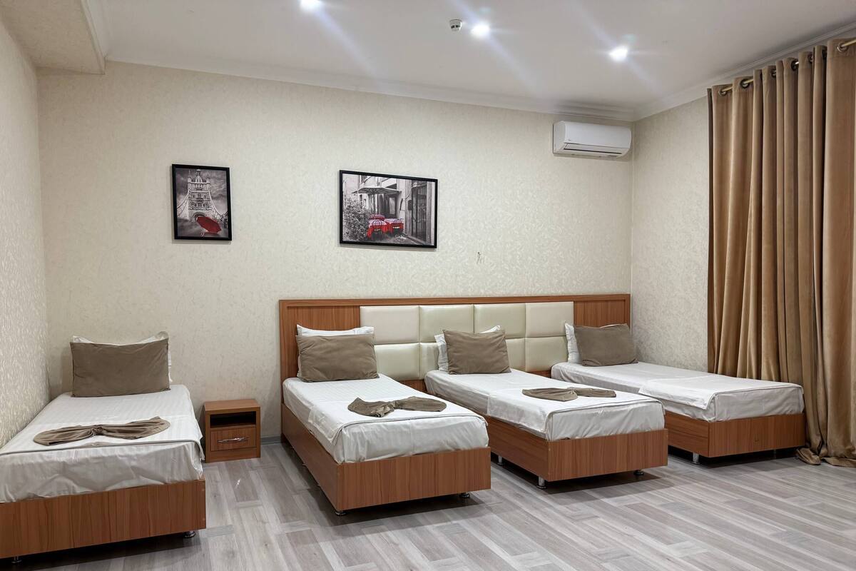 Deep soaking tub, free toiletries, hair dryer, bathrobes