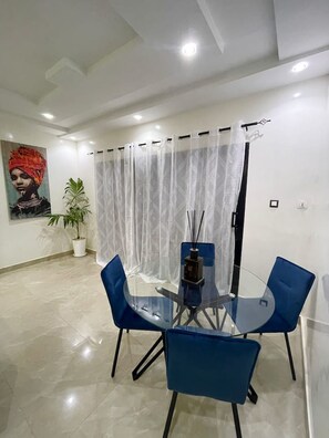Room, 1 Bedroom, City View | Interior