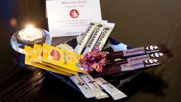 Kamer, meerdere slaapkamers, terras | Interieur