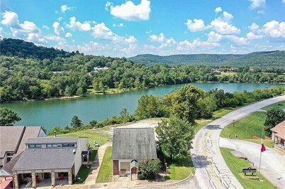 Hot Tub and indoor Jetted Tub, Golfing, Lake View