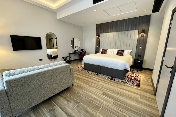 Plaza Executive | 1 Schlafzimmer, hochwertige Bettwaren, Zimmersafe, Schreibtisch
