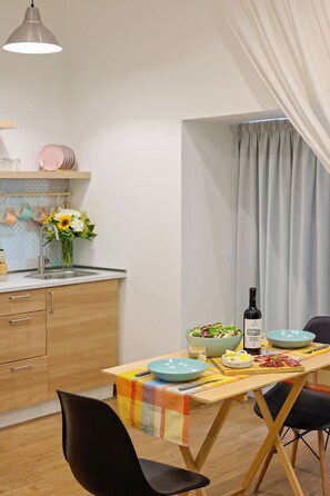 Family Quadruple Room | Private kitchen | Fridge, microwave, oven, stovetop - U259B&b Napoli (Naples)