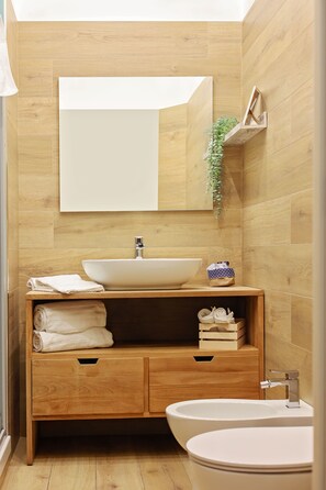 Family Quadruple Room | Bathroom | Hair dryer, towels, soap, toilet paper - U259B&b Napoli (Naples)