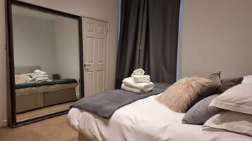 3 bedrooms, iron/ironing board, WiFi, bed sheets