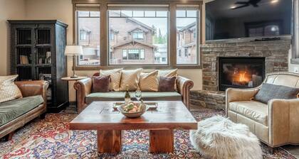 Interstellar: 2 Luxury Ski Homes | 2 Hot Tubs | Steps to Canyon Lodge