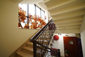 Lobby - Lyf Corporate Suites. New Friends Colony (New Delhi)