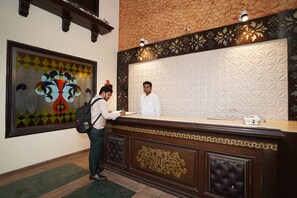 Reception - Lyf Corporate Suites. New Friends Colony (New Delhi)