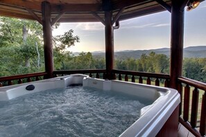 Bañera de hidromasaje al aire libre