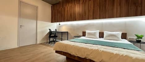 1 bedroom, desk, iron/ironing board, free WiFi