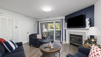 Een smart-tv en een open haard