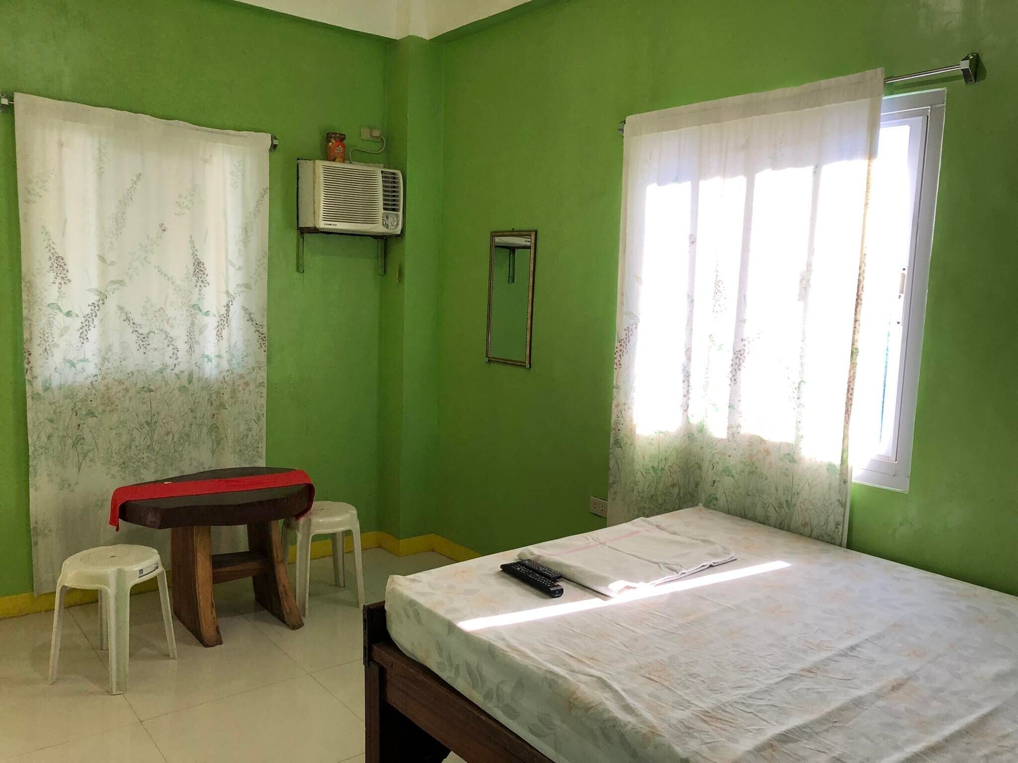 6 bedrooms, desk, laptop workspace, free WiFi
