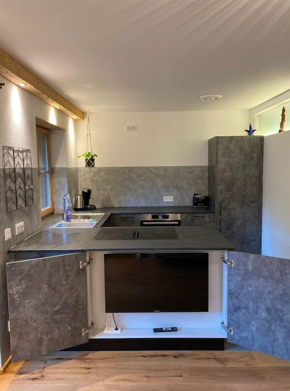 Frigorífic, forn, placa de cuina i rentaplats 