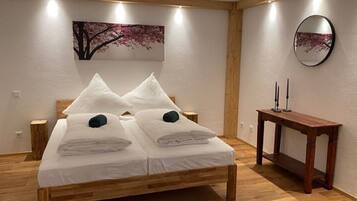 1 Schlafzimmer, Schreibtisch, BĂŒgeleisen/BĂŒgelbrett, kostenloses WLAN