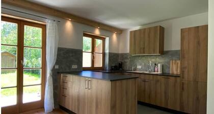 Neurenovierte 60m2 Fewo Xaverl zw. Stadt&bergen