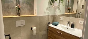 Neurenovierte 60m2 Fewo Xaverl zw. Stadt&bergen