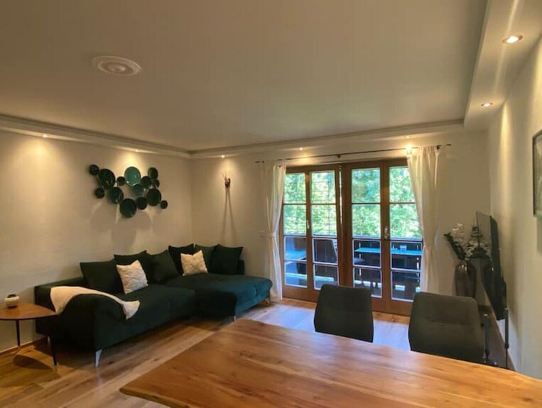 Neurenovierte Ferienwohnung "Räsl" - Holzkirchen