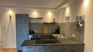 茶具/咖啡用具、冰箱、烤箱、炉灶