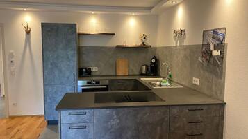 Kühlschrank, Ofen, Herdplatte, Geschirrspüler