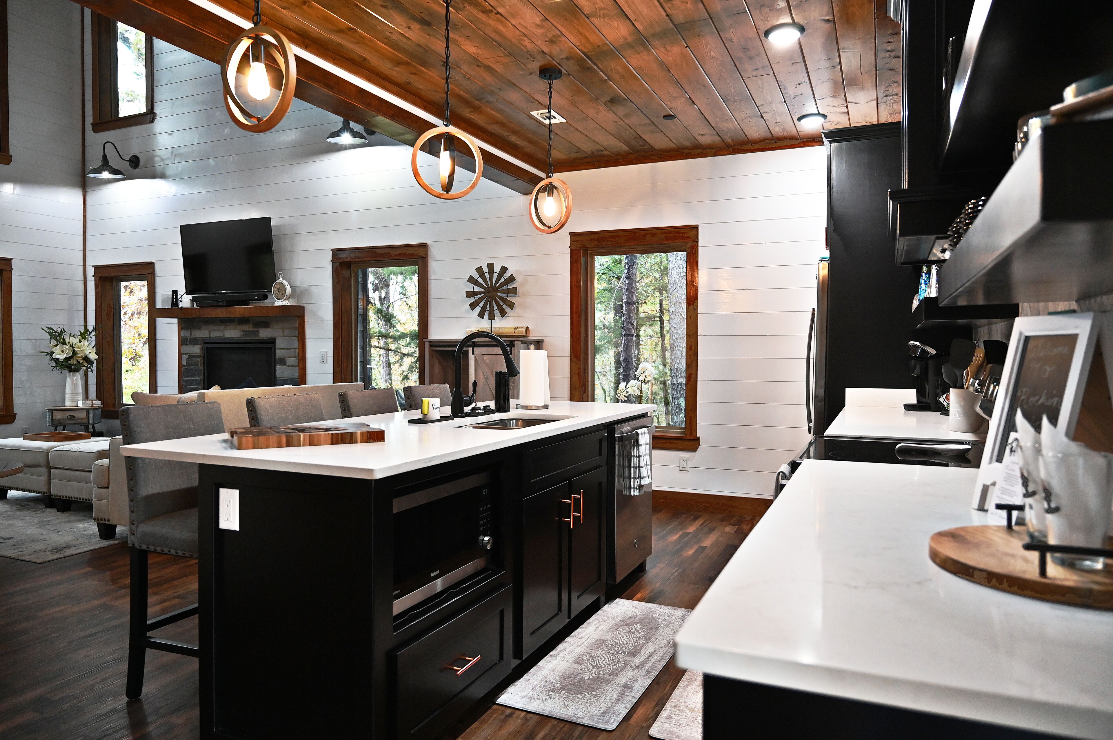 Kühlschrank, Mikrowelle, Ofen, Geschirrspüler