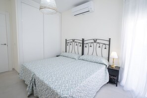 3 bedrooms, iron/ironing board, WiFi, bed sheets - PEÑAFLOR I 2D MENYBER (Nerja)