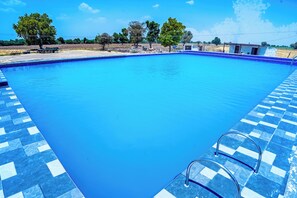 Piscina a l'aire lliure