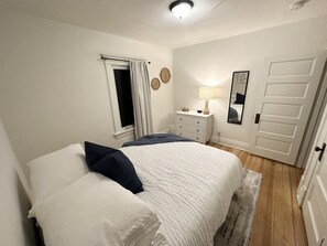 3 室のベッドルーム、アイロン / アイロン台、WiFi、ベッドシーツ