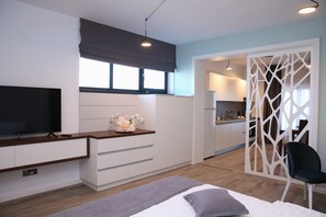 Egyptian cotton sheets, premium bedding, memory-foam beds, free minibar