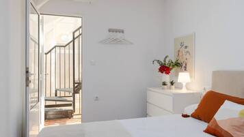 2 bedrooms, desk, iron/ironing board, travel crib