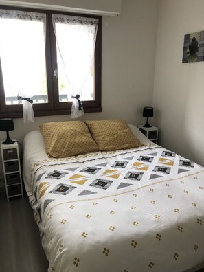 1 室のベッドルーム、ベッドシーツ