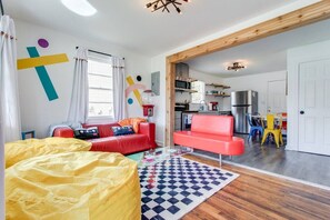 Smart TV - Retro Fun · Pac-Man Arcade · Fenced Yard · MTSU (Murfreesboro)