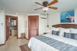 2 bedrooms, desk, iron/ironing board, free WiFi - ENDLESS OCEAN VIEWS- PREMIUM LOCATION & FINISHES-TOP FLOOR-WELL EQUIPPED (Kihei)