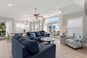 Tv, eldstad och dvd-spelare