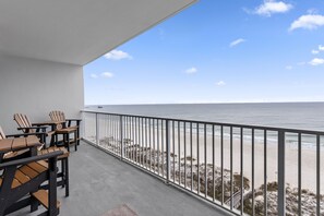 Property grounds - Gulf Front Condo | Outdoor & Indoor Pools! (Gulf Shores)