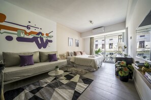 1 habitación, escritorio, tabla de planchar con plancha y wifi 