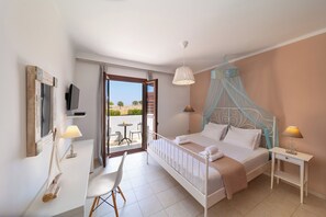 Villa, 2 Bedrooms, Mountain View | 2 bedrooms, in-room safe, blackout curtains, soundproofing