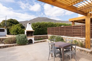 BBQ/picnic area - Lindos Aeonian Villas  (Rhodes)