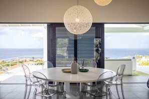 Dining - Modern Vibrant Villa with Terrace & Private Pool (Curacao)