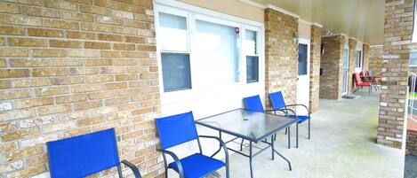 Condo, 2 Bedrooms | Property grounds