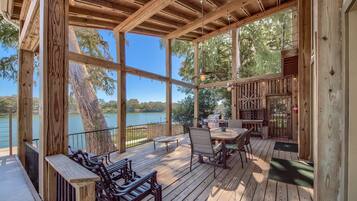 House, 4 Bedrooms | Tempat makan luar