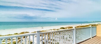 Pet Friendly- Beach Front- Double Balconies- 3BR Beach Haven C7