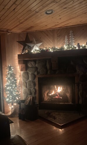 Interior - Stepaway Vacation Rentals- Seven Pines (St. Germain)