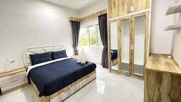 3 camere, una scrivania, ferro/asse da stiro, Wi-Fi gratuito