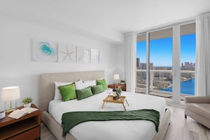 1 habitación, tabla de planchar con plancha, cuna de viaje y wifi 