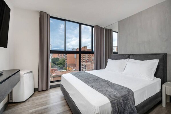 3 多间卧室、办公桌、熨斗/熨衣板、旅行婴儿床